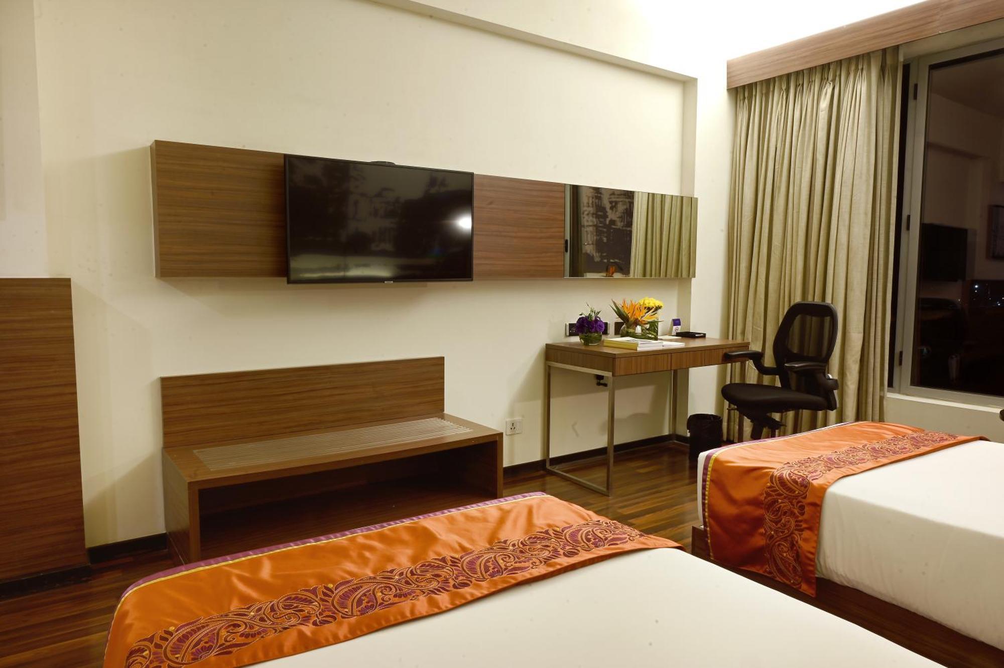 วิวันทา โกลกาตา อีเอ็ม บายพาส Hotel ภายนอก รูปภาพ A room at the hotel