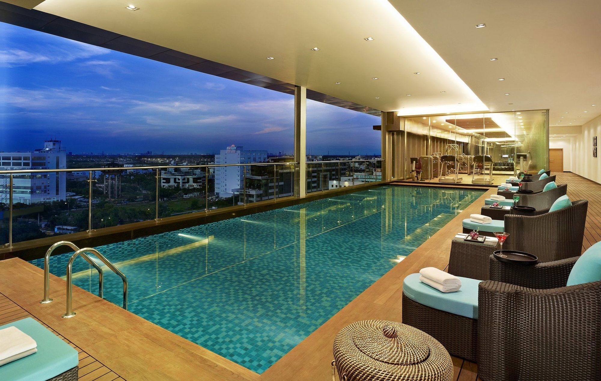 วิวันทา โกลกาตา อีเอ็ม บายพาส Hotel สิ่งอำนวยความสะดวก รูปภาพ The pool at the hotel