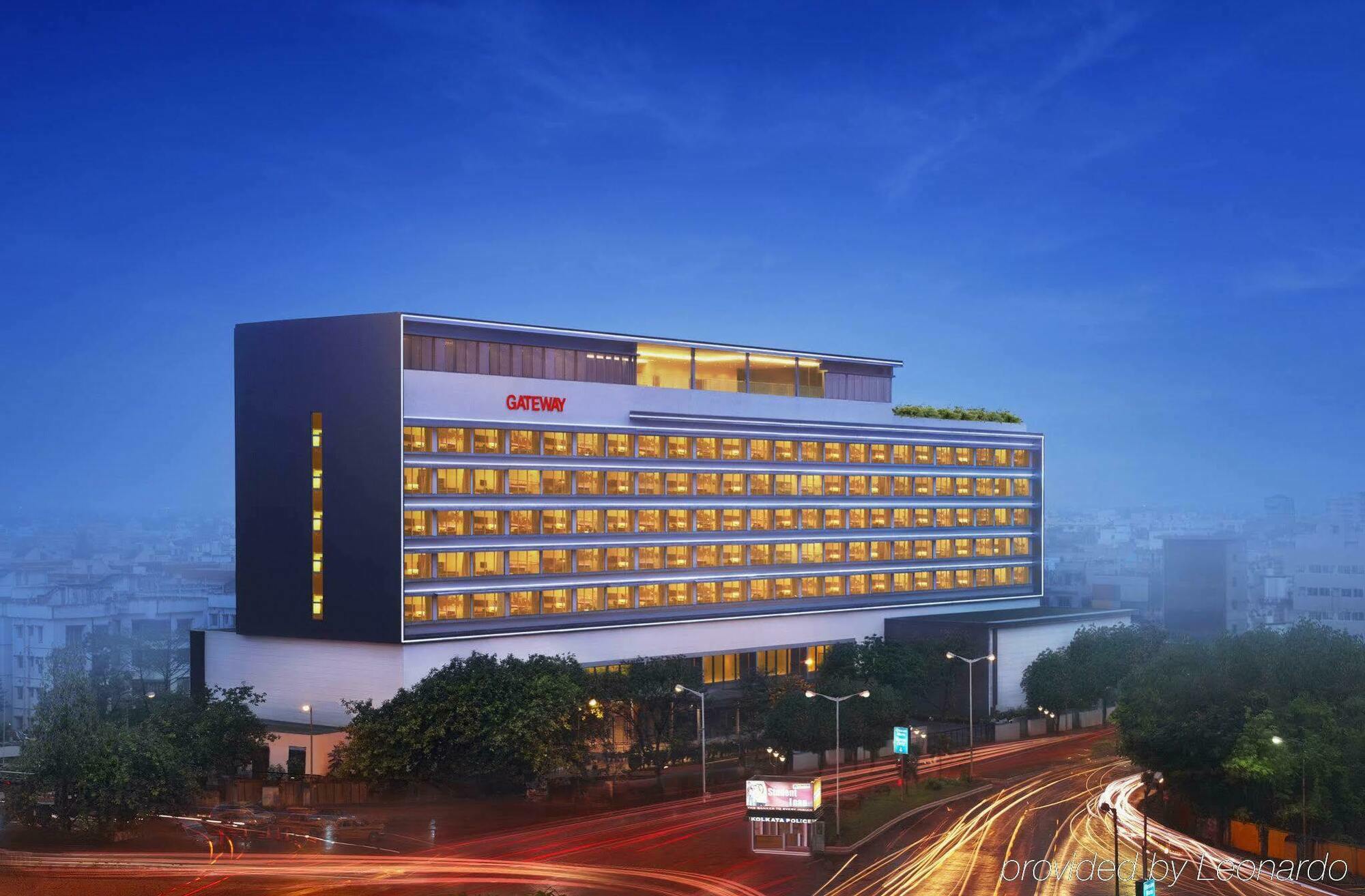 วิวันทา โกลกาตา อีเอ็ม บายพาส Hotel ภายนอก รูปภาพ Hilton Nanjing